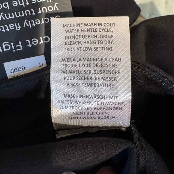 Rekucci Black pants with secret tummy control. Size 6P NWT - Picture 15 of 16